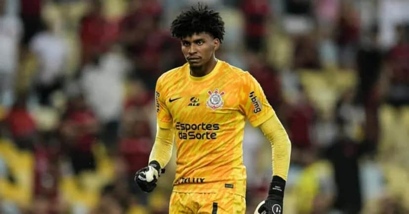 R$7,6M e rasteira no Corinthians: clube grande quer Hugo Souza (Foto: Thiago Ribeiro/AGIF) R$7,6M e rasteira no Corinthians: clube grande quer Hugo Souza (Foto: Thiago Ribeiro/AGIF)