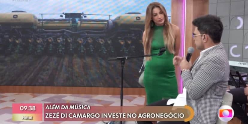 A apresentadora da Globo ao lado do cantor sertanejo (Foto: Reprodução/Globoplay) A apresentadora da Globo ao lado do cantor sertanejo (Foto: Reprodução/Globoplay)