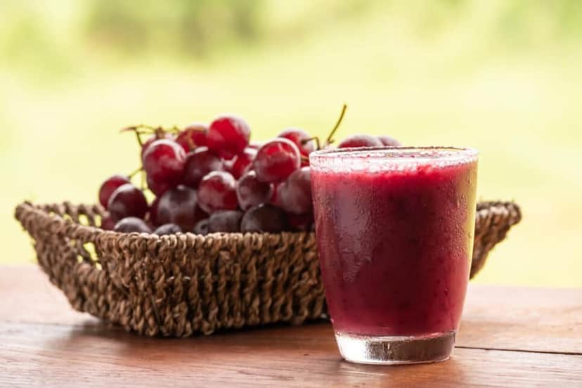 Suco de uva ajuda a combater o colesterol alto (Foto: Reprodução/ Internet) Suco de uva ajuda a combater o colesterol alto (Foto: Reprodução/ Internet)