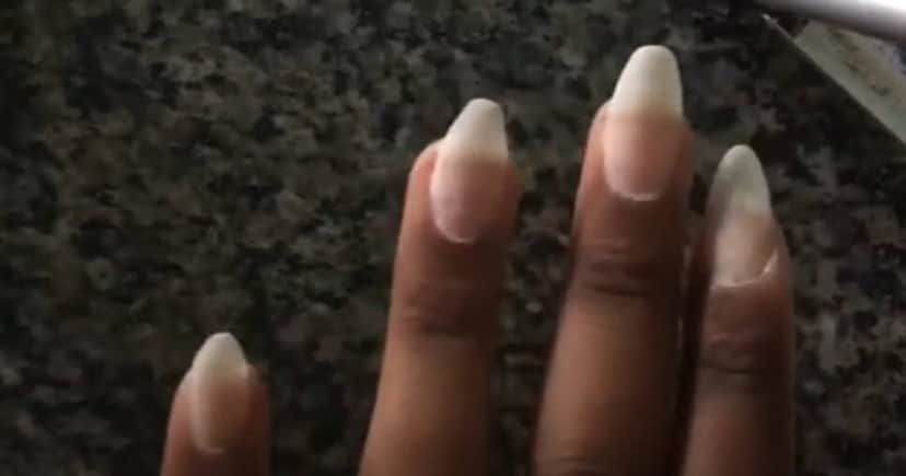 Unhas em gel caseiras (Foto: Canal Negranin) Unhas em gel caseiras (Foto: Canal Negranin)