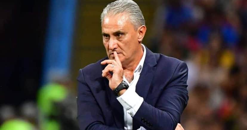 Tite se arma pra assinar com gigante (Reprodução/ Foto: LUIS ACOSTA / AFP) Tite se arma pra assinar com gigante (Reprodução/ Foto: LUIS ACOSTA / AFP)