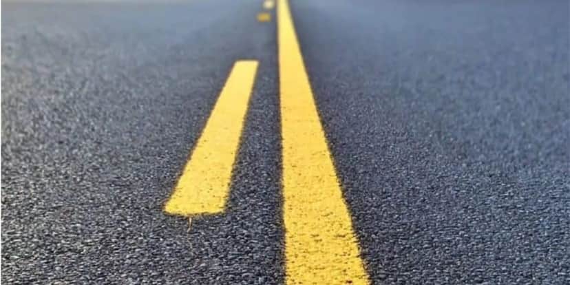 Pode ultrapassar somente se do seu lado da estrada tem a faixa tracejada (Reprodução: Internet) Pode ultrapassar somente se do seu lado da estrada tem a faixa tracejada (Reprodução: Internet)