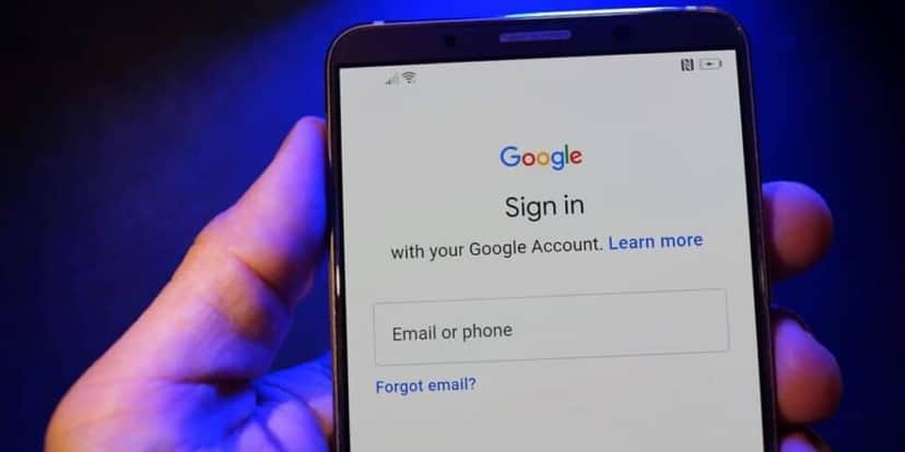 Medida afeta diretamente celulares Android, como a Samsung, uma vez que eles usam a conta Google para iniciar o sistema (Foto Reprodução/Internet) Medida afeta diretamente celulares Android, como a Samsung, uma vez que eles usam a conta Google para iniciar o sistema (Foto Reprodução/Internet)