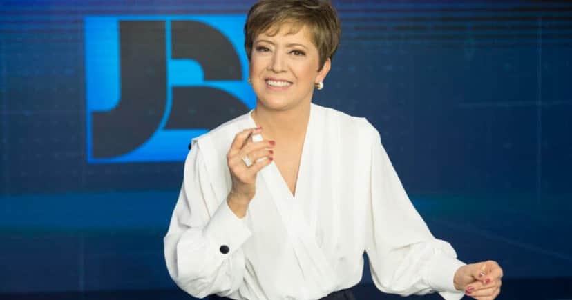 Christina Lemos é âncora do Jornal da Record - Foto: Record Christina Lemos é âncora do Jornal da Record - Foto: Record