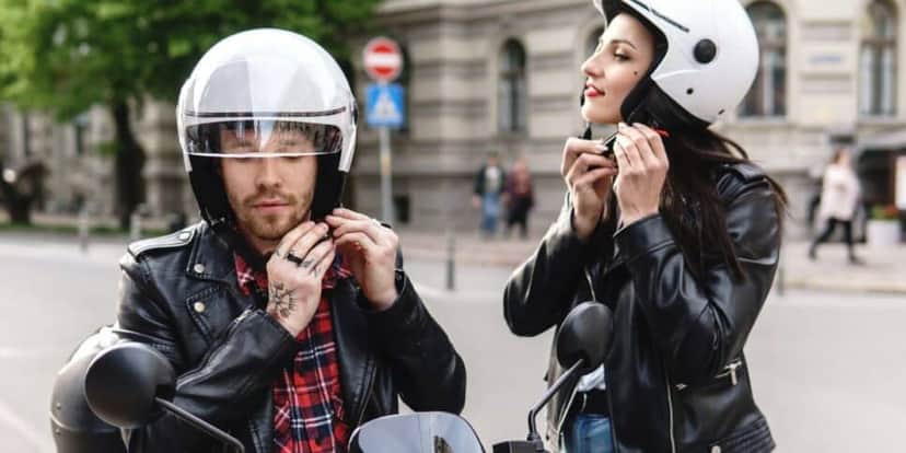 Ilustração pessoas em moto (Foto: Canva) Ilustração pessoas em moto (Foto: Canva)