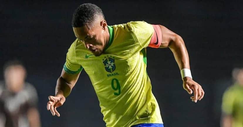 O jogador Vitor Roque O jogador Vitor Roque