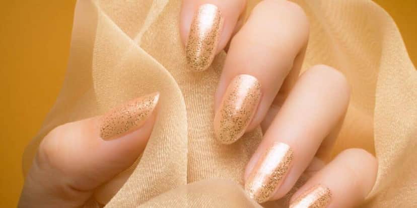 Unha com glitter (Foto: Canva) Unha com glitter (Foto: Canva)