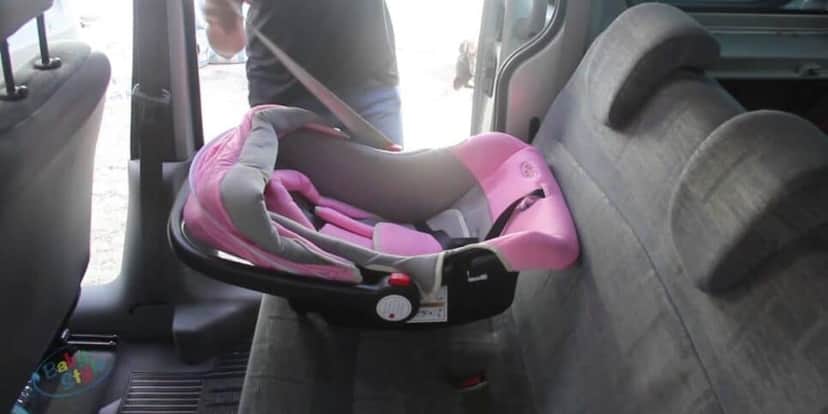 Bebê conforto para crianças recém-nascidas (Reprodução: Internet) Bebê conforto para crianças recém-nascidas (Reprodução: Internet)