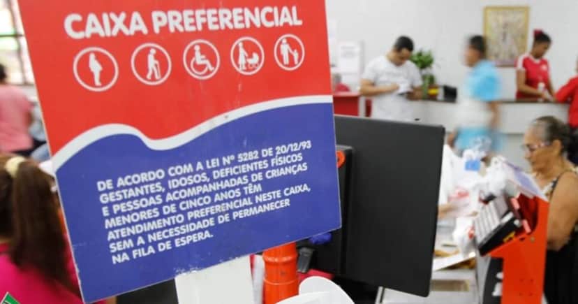 Caixa preferencial / Lei nos supermercados atinge Assaí, Carrefour e Atacadão - Foto: Internet Caixa preferencial / Lei nos supermercados atinge Assaí, Carrefour e Atacadão - Foto: Internet