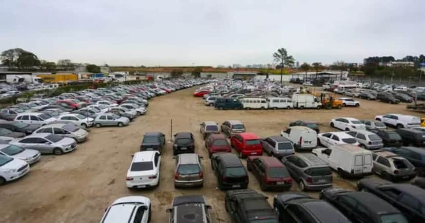 Detran-SP realiza primeiro leilão de carros - Foto: Internet Detran-SP realiza primeiro leilão de carros - Foto: Internet