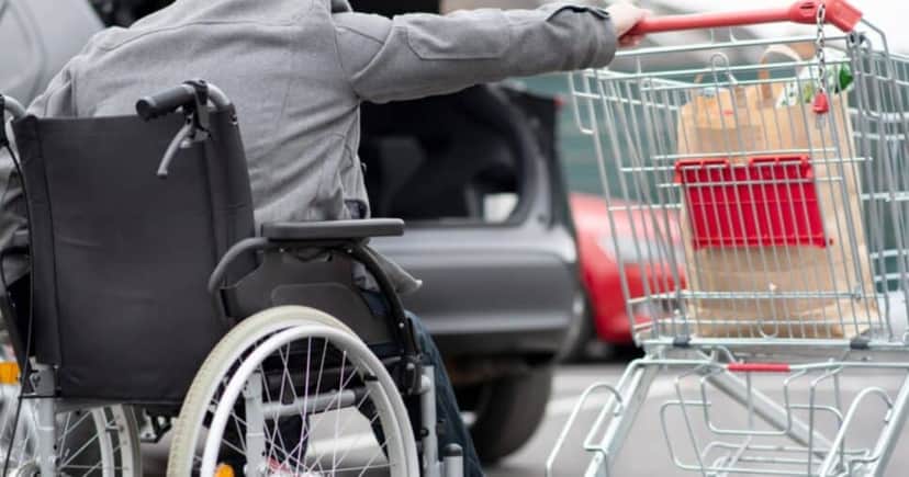 Lei garante auxílio aos deficientes nos supermercados - (Foto: Internet) Lei garante auxílio aos deficientes nos supermercados - (Foto: Internet)