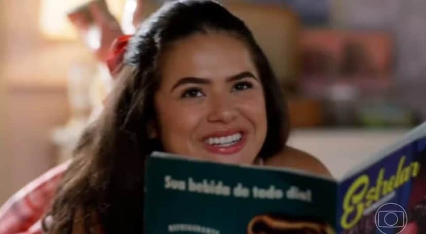 Bia (Maísa) faz infenro na vida de Beatriz, mas não pode negar pedido obrigatório de Clarice (Foto: Reprodução/ TV Globo) Bia (Maísa) faz infenro na vida de Beatriz, mas não pode negar pedido obrigatório de Clarice (Foto: Reprodução/ TV Globo)