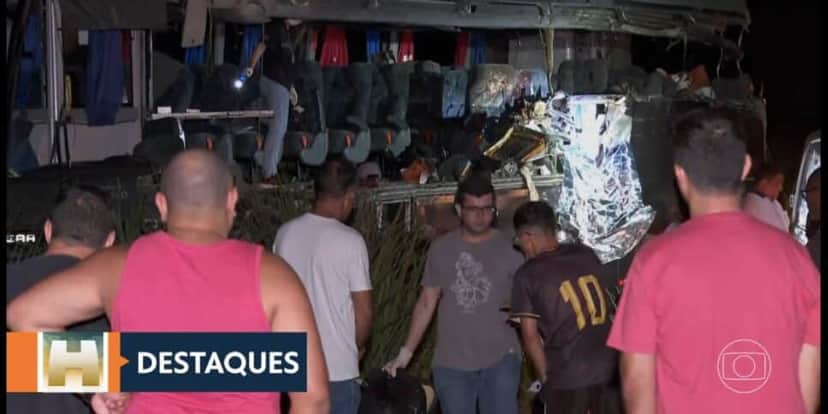 Ônibus de estudantes (Foto: Reprodução / Globo) Ônibus de estudantes (Foto: Reprodução / Globo)