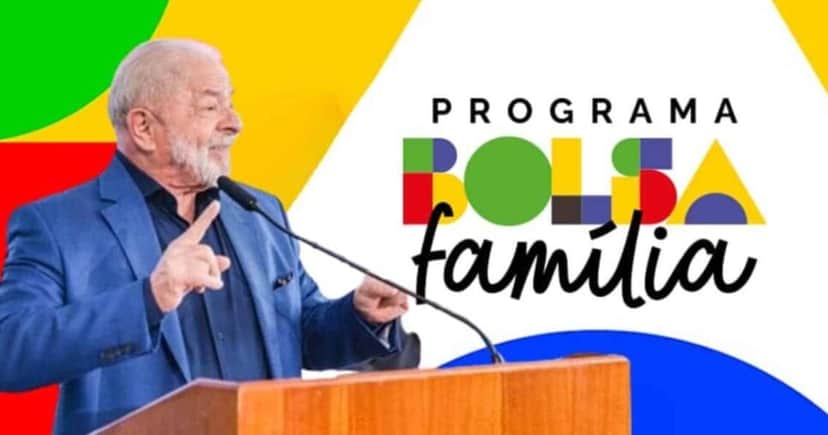 Lula bate o martelo e crava 2 viradas no Bolsa Família em fevereiro - Foto: Internet Lula bate o martelo e crava 2 viradas no Bolsa Família em fevereiro - Foto: Internet