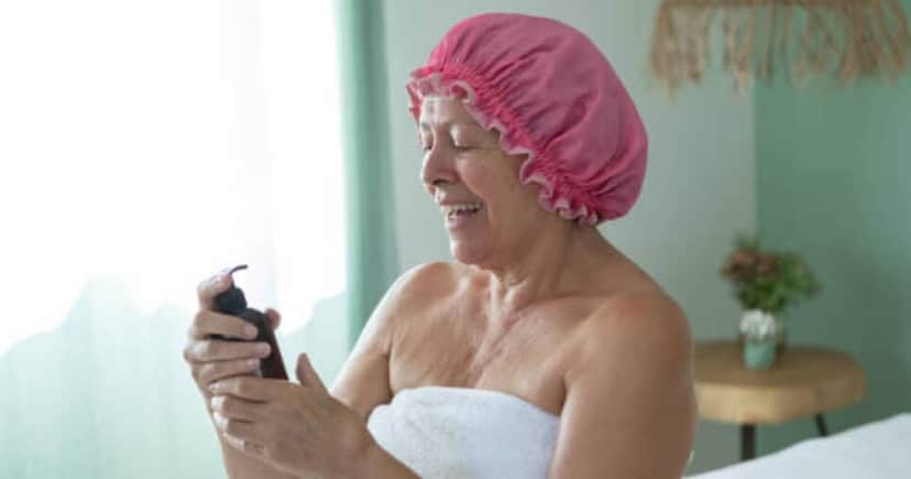 Tome esses cuidados no seu dia a dia e cuide do seu cabelo sendo 60+ (Foto: iStock) Tome esses cuidados no seu dia a dia e cuide do seu cabelo sendo 60+ (Foto: iStock)