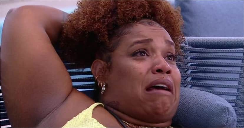 Participante chora depois da treta no reality (Foto: Internet)