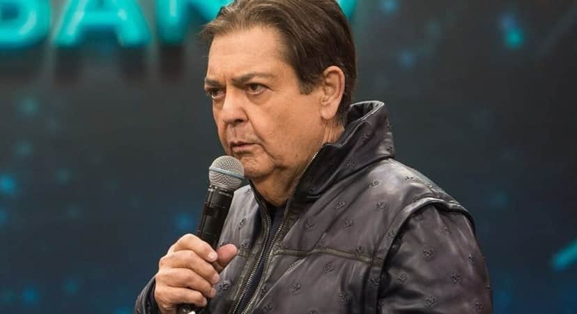 Faustão fez isso com atriz da Globo ao vivo, em rede nacional (Foto: Reprodução/ Band) Faustão fez isso com atriz da Globo ao vivo, em rede nacional (Foto: Reprodução/ Band)