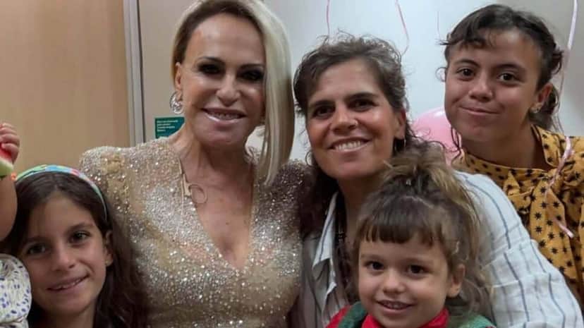 Filha de Ana Maria visita a mãe na Globo com os filhos (Foto: Reprodução/ Instagram) Filha de Ana Maria visita a mãe na Globo com os filhos (Foto: Reprodução/ Instagram)