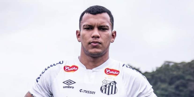 Gabriel Verón é o novo reforço do Santos (Reprodução: Raul Baretta) Gabriel Verón é o novo reforço do Santos (Reprodução: Raul Baretta)