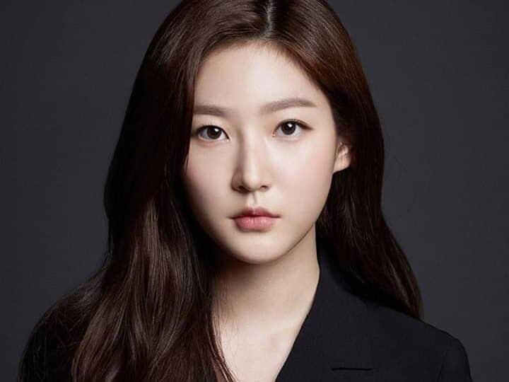 Kim Sae-ron, famosa atriz, morreu aos 24 anos (Foto: Reprodução/ Internet) Kim Sae-ron, famosa atriz, morreu aos 24 anos (Foto: Reprodução/ Internet)