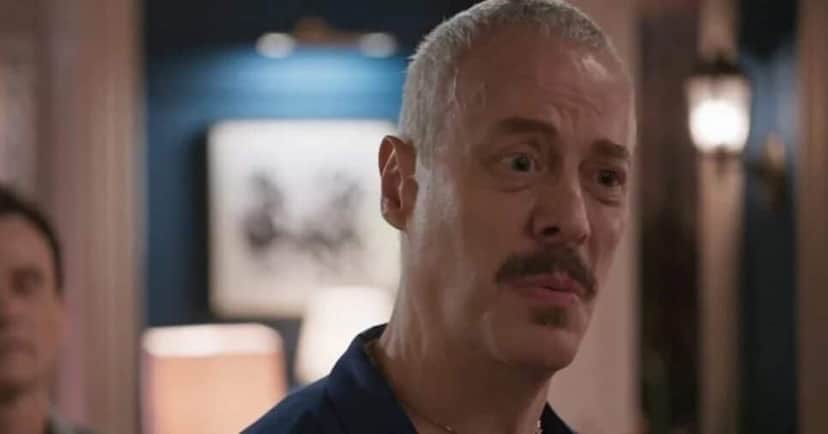 Marco na corda bamba com Osmar e no caminho de Violeta (Foto: Reprodução/ TV Globo) Marco na corda bamba com Osmar e no caminho de Violeta (Foto: Reprodução/ TV Globo)