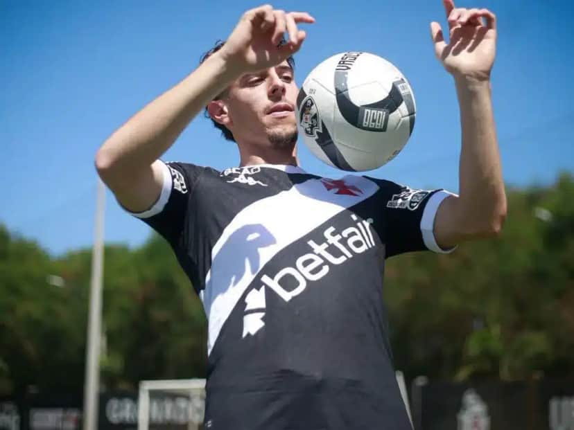 Nuno Moreira terá contrato até 2027 com o time carioca (Foto: Reprodução/ Internet) Nuno Moreira terá contrato até 2027 com o time carioca (Foto: Reprodução/ Internet)
