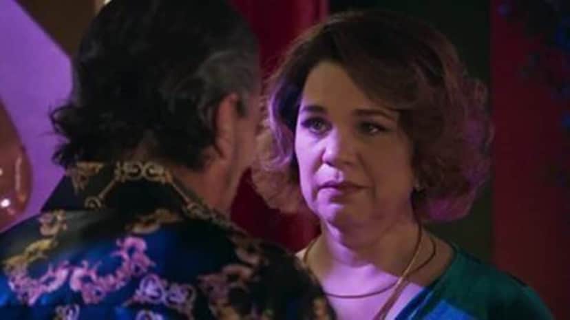Osmar pressiona Violeta de todos os lados em Volta Por Cima (Foto: Reprodução/ TV Globo) Osmar pressiona Violeta de todos os lados em Volta Por Cima (Foto: Reprodução/ TV Globo)