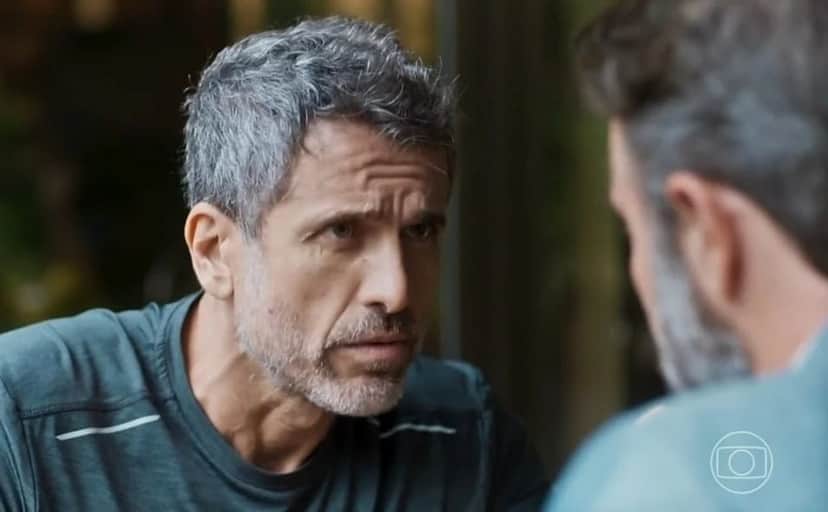 Robson (Eriberto Leão) encara Hugo (Danilo Grangheia) em Mania de Você (Foto: Reprodução / Globo) Robson (Eriberto Leão) encara Hugo (Danilo Grangheia) em Mania de Você (Foto: Reprodução / Globo)