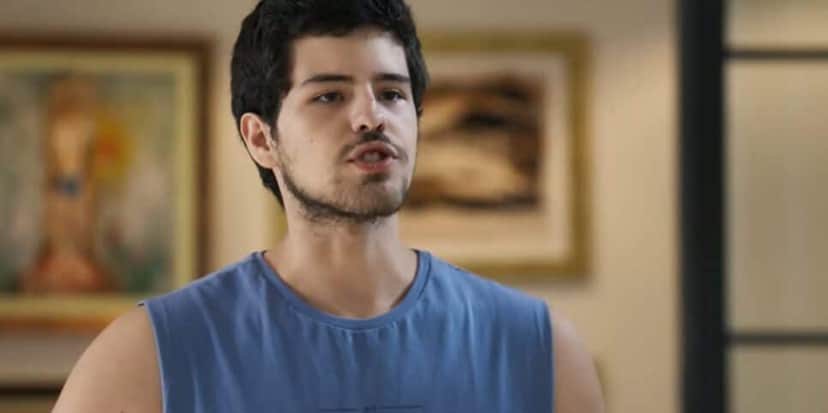 Tomás suspeita de chantagens para ocultar seu DNA (Foto: Reprodução/ Globo) Tomás suspeita de chantagens para ocultar seu DNA (Foto: Reprodução/ Globo)