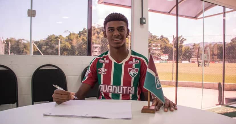 Volante Wallace Davi no Fluminense — Foto: Leonardo Brasil / Fluminense FC Volante Wallace Davi no Fluminense — Foto: Leonardo Brasil / Fluminense FC