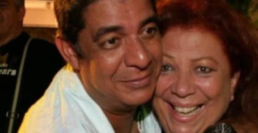 O cantor com sua madrinha e lenda do samba, Beth Carvalho (Foto: Reprodução/ Internet)