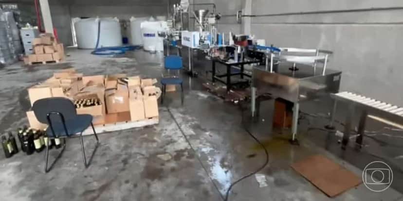Fábrica clandestina de azeite (Foto: Reprodução / Globo)
