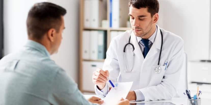 Ilustração homem em consulta médica (Foto: Canva) Ilustração homem em consulta médica (Foto: Canva)
