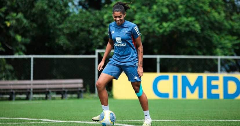 Rebeca durante treinamento do Cruzeiro (Foto: Reprodução) Rebeca durante treinamento do Cruzeiro (Foto: Reprodução)