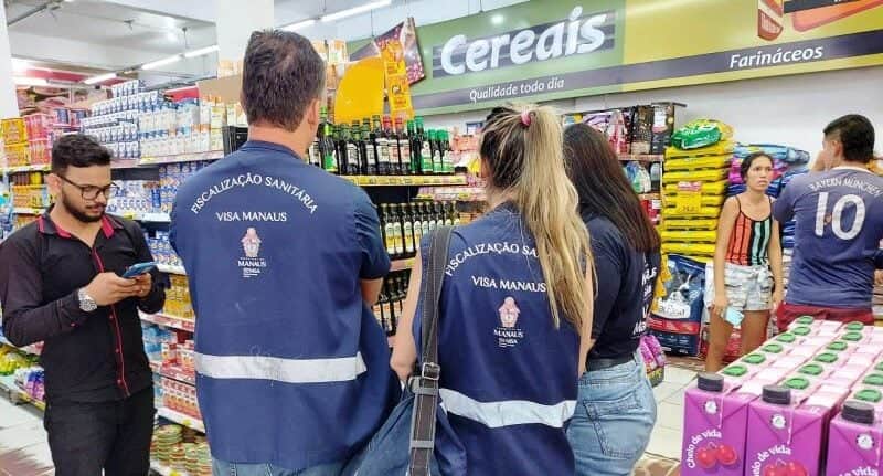 Vigilância Sanitária de Manaus executou fiscalizações rigorosas nos supermercados de Manaus, AM (Foto Reprodução/D24AM) Vigilância Sanitária de Manaus executou fiscalizações rigorosas nos supermercados de Manaus, AM (Foto Reprodução/D24AM)
