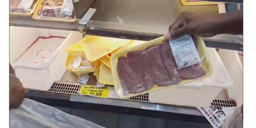 Carne estragada é encontrada em mercado (Foto: TV Globo) Carne estragada é encontrada em mercado (Foto: TV Globo)