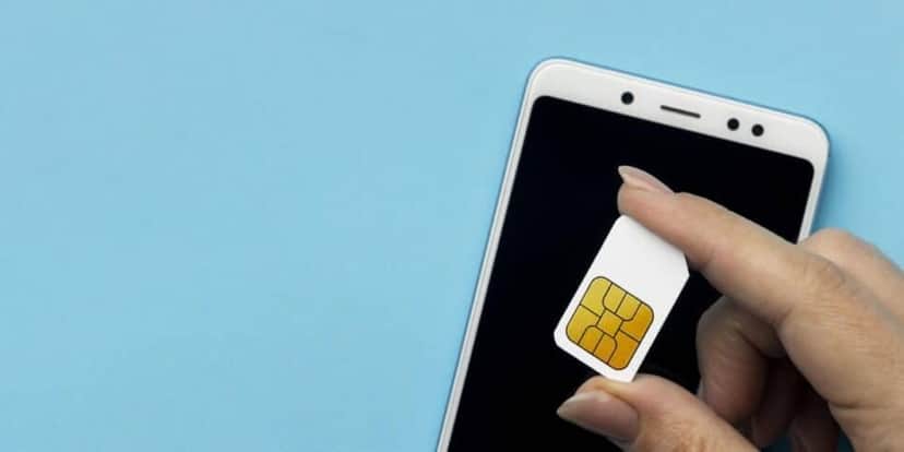 Chip físico cada vez mais caindo em desuso (Reprodução: Internet) Chip físico cada vez mais caindo em desuso (Reprodução: Internet)