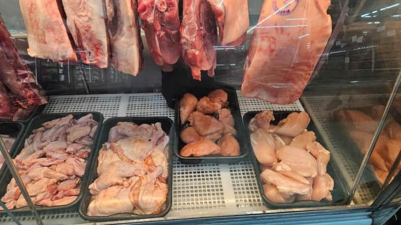 Além do leite, carnes em situação irregular também foram apreendidas (Foto Reprodução/MPRS) Além do leite, carnes em situação irregular também foram apreendidas (Foto Reprodução/MPRS)