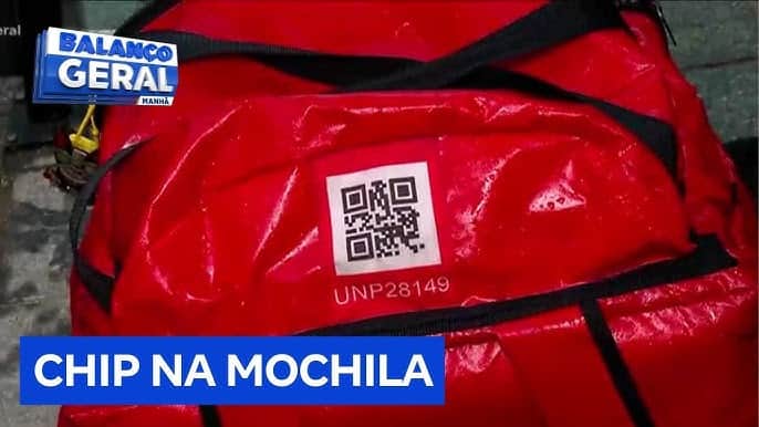 Mochilas deverão ter o QR Code (Foto Reprodução/Balanço Geral/YouTube) Mochilas deverão ter o QR Code (Foto Reprodução/Balanço Geral/YouTube)