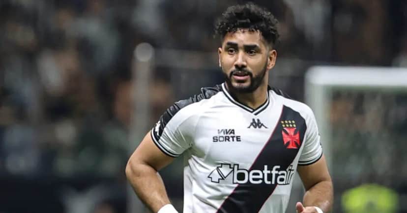 Payet atuando com a camisa do Vasco (Foto: Gilson Lobo/AGIF) Payet atuando com a camisa do Vasco (Foto: Gilson Lobo/AGIF)