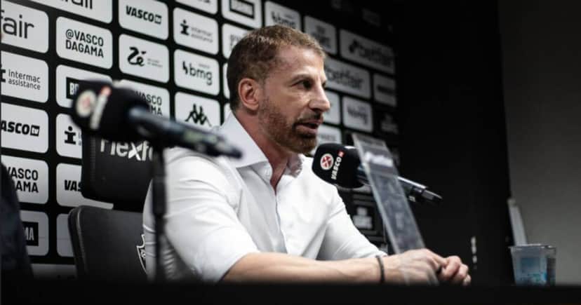 Vasco: Pedrinho libera PIX para driblar o Flamengo e +3 reforços (Foto: Leandro Amorim/Vasco) Vasco: Pedrinho libera PIX para driblar o Flamengo e +3 reforços (Foto: Leandro Amorim/Vasco)