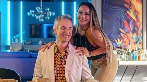 Rique (Marcio Machado) e Rosana (Viviane Araujo) em Volta por Cima (Foto: Reprodução / Globo) Rique (Marcio Machado) e Rosana (Viviane Araujo) em Volta por Cima (Foto: Reprodução / Globo)