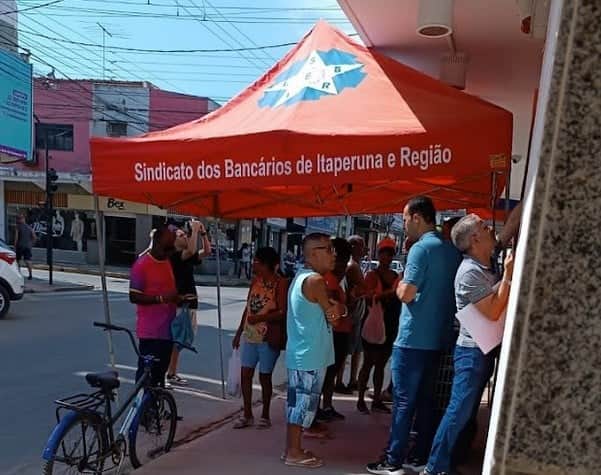 Sindicato dos Bancários tentou reverter o fechamento da agência (Foto: Reprodução / O Norte Fluminense) Sindicato dos Bancários tentou reverter o fechamento da agência (Foto: Reprodução / O Norte Fluminense)