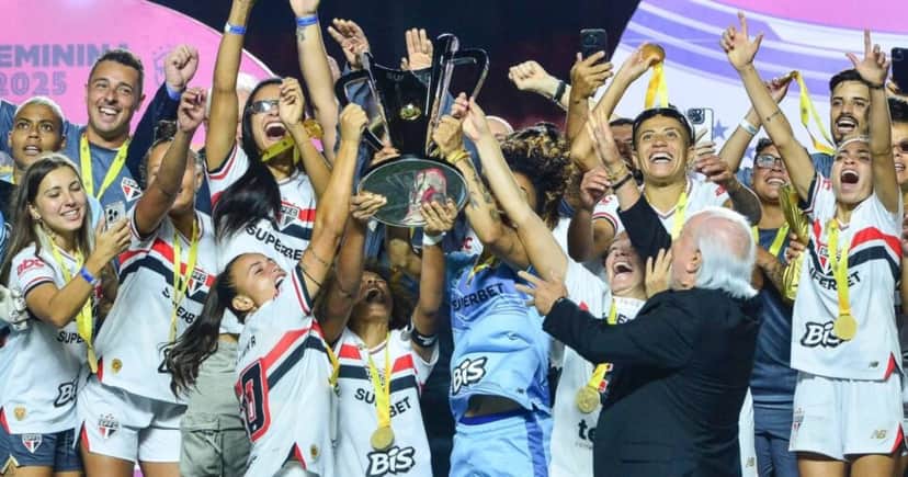 São Paulo ganha Supercopa feminina - (Foto: Reprodução) São Paulo ganha Supercopa feminina - (Foto: Reprodução)