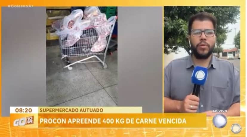 Procon apreende 400 kg de carne vencida e em estado de putrefação (Foto Reprodução/YouTube/Record) Procon apreende 400 kg de carne vencida e em estado de putrefação (Foto Reprodução/YouTube/Record)