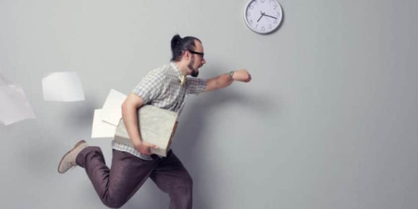 Atrasar no trabalho pode gerar punições aos CLTs (Reprodução: Internet) Atrasar no trabalho pode gerar punições aos CLTs (Reprodução: Internet)