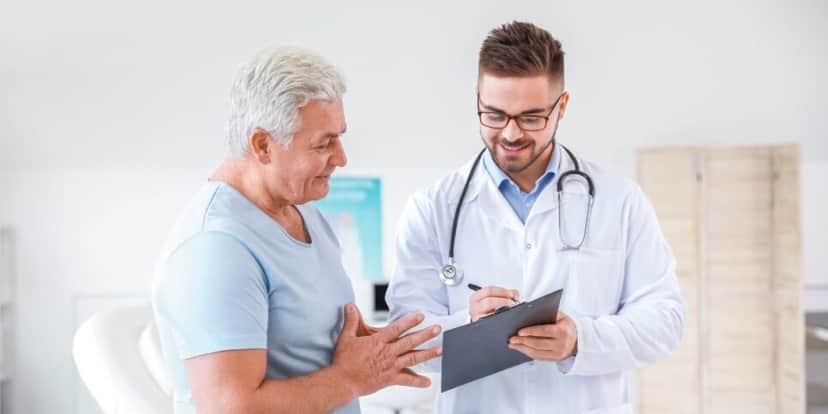 Ilustração idoso em consulta médica (Foto: Canva)