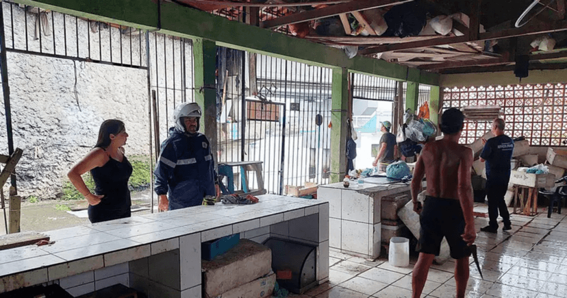 Mercado interditado pela vigilância sanitária Mercado interditado pela vigilância sanitária
