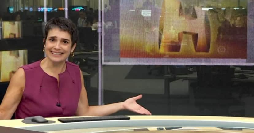 Sandra Annenberg na bancada do Jornal hoje (Foto: Reprodução/TV Globo) Sandra Annenberg na bancada do Jornal hoje (Foto: Reprodução/TV Globo)