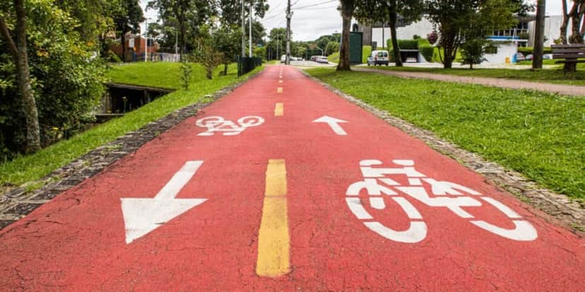 Ciclovias servem para uso exclusivo de bicicletas (Reprodução: Internet) Ciclovias servem para uso exclusivo de bicicletas (Reprodução: Internet)